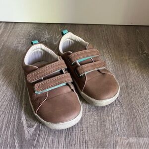 Ten little sneakers low top brown minimalist style size 8 toddler